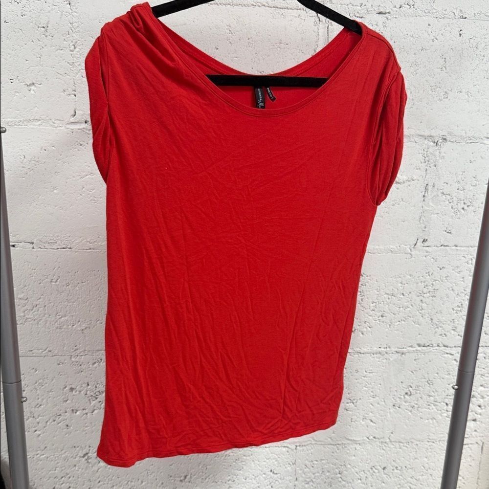 Guess by Marciano Vibrant Red Blouse Size XS LIKE NEW Shirt Short Sleeve